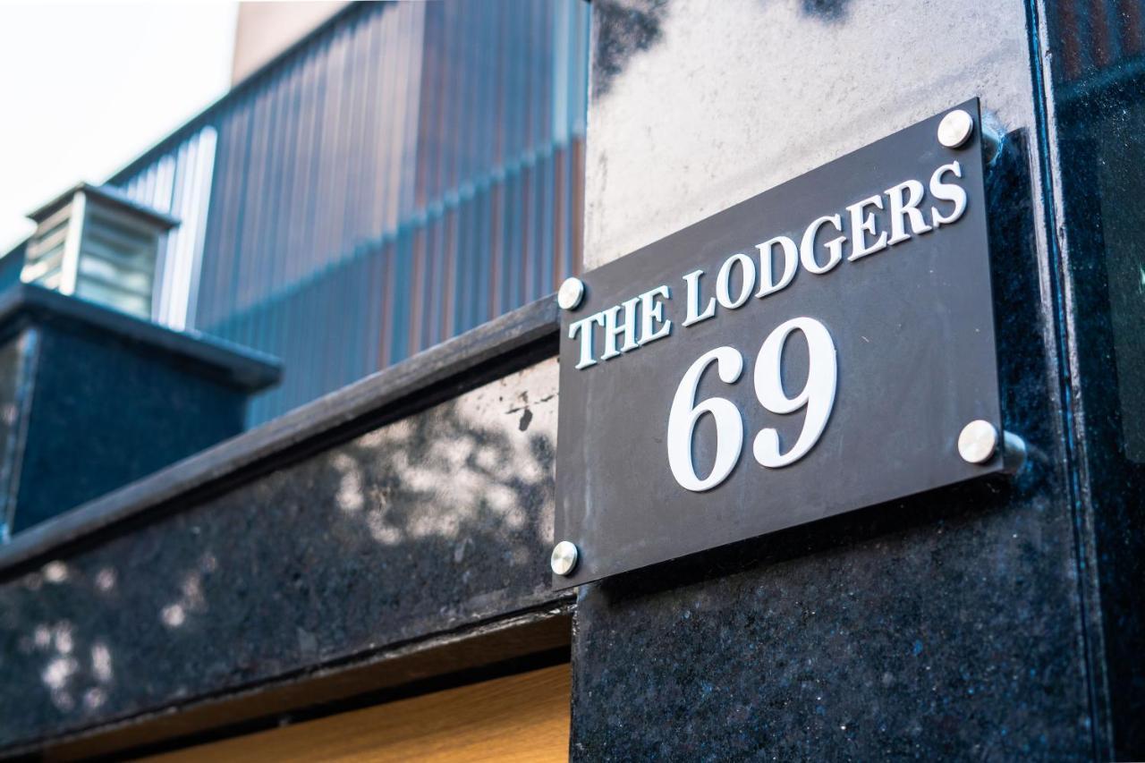 The Lodgers 1 Bhk Serviced Apartment Golf Course Road グルガウン エクステリア 写真